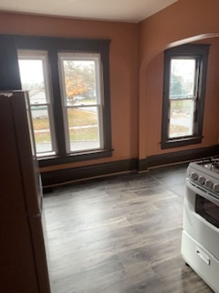 43 1/2 Mulberry St - Photo 4 of 4