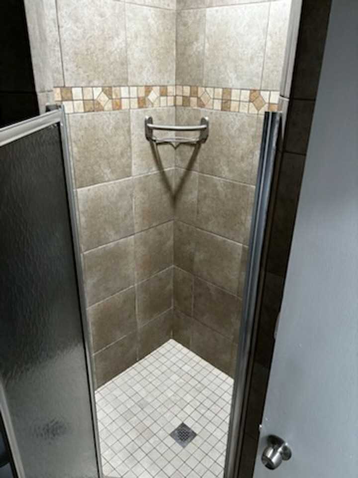 3171 Hammarskjold Dr - Photo 3 of 50