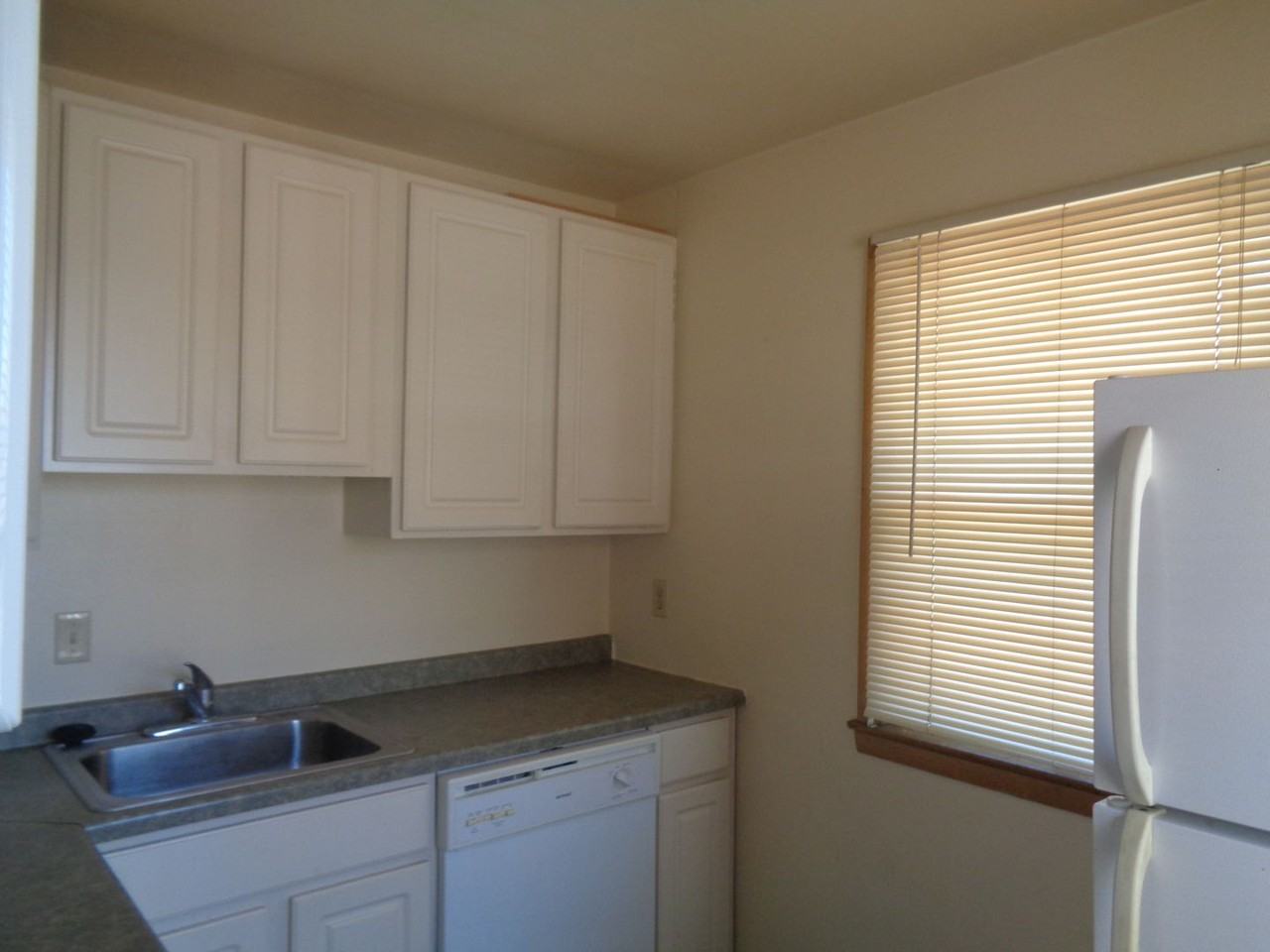 1135 - Photo 2 of 12