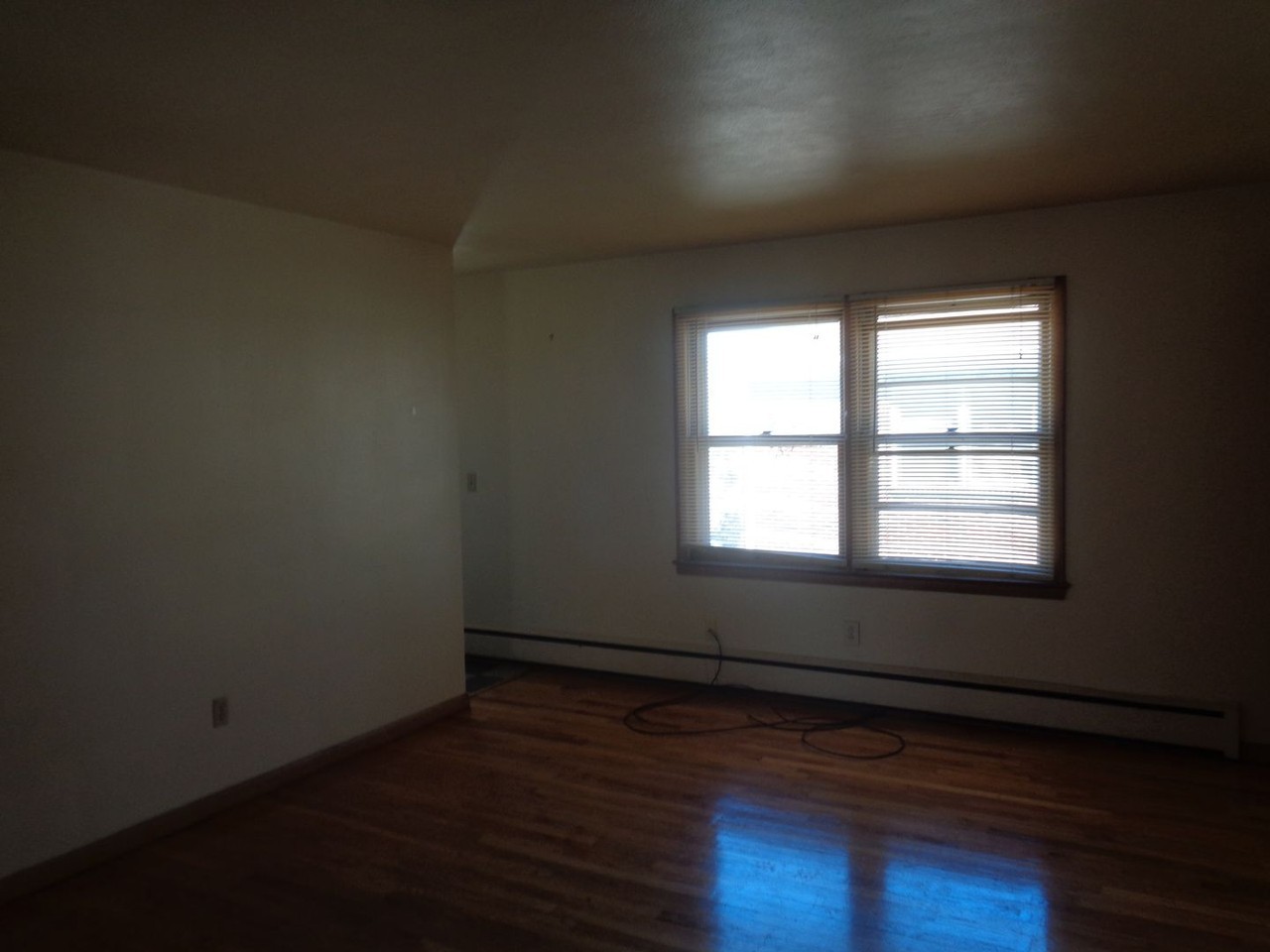 1135 - Photo 6 of 12