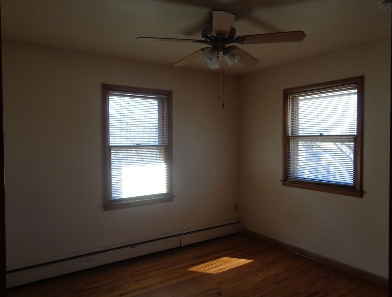 1135 - Photo 7 of 12