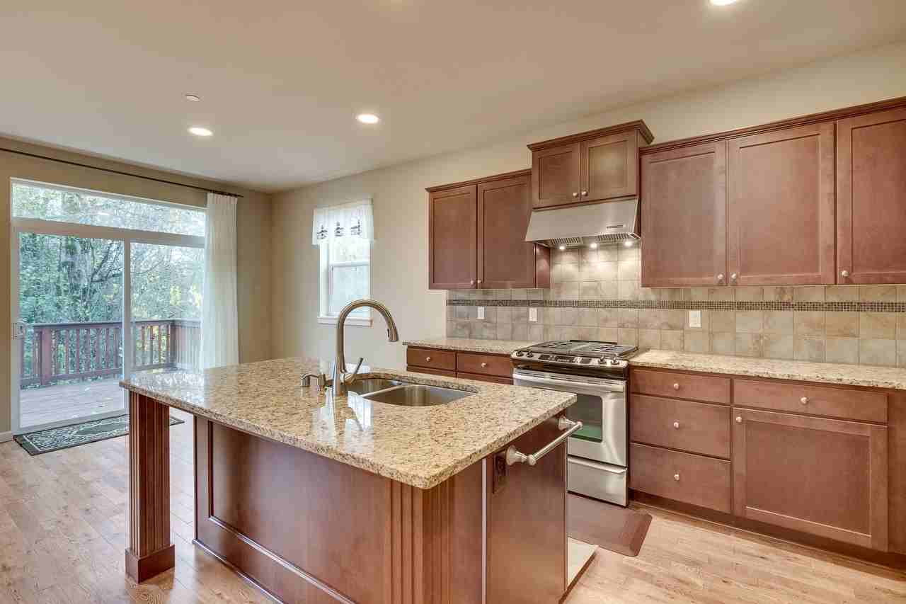 10936 182nd Ave Ne - Photo 3 of 27