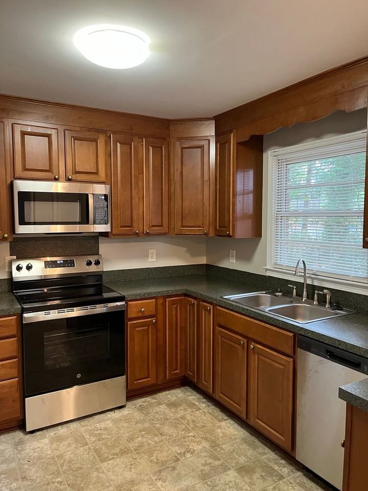 5311 Greenbrook Dr - Photo 3 of 17