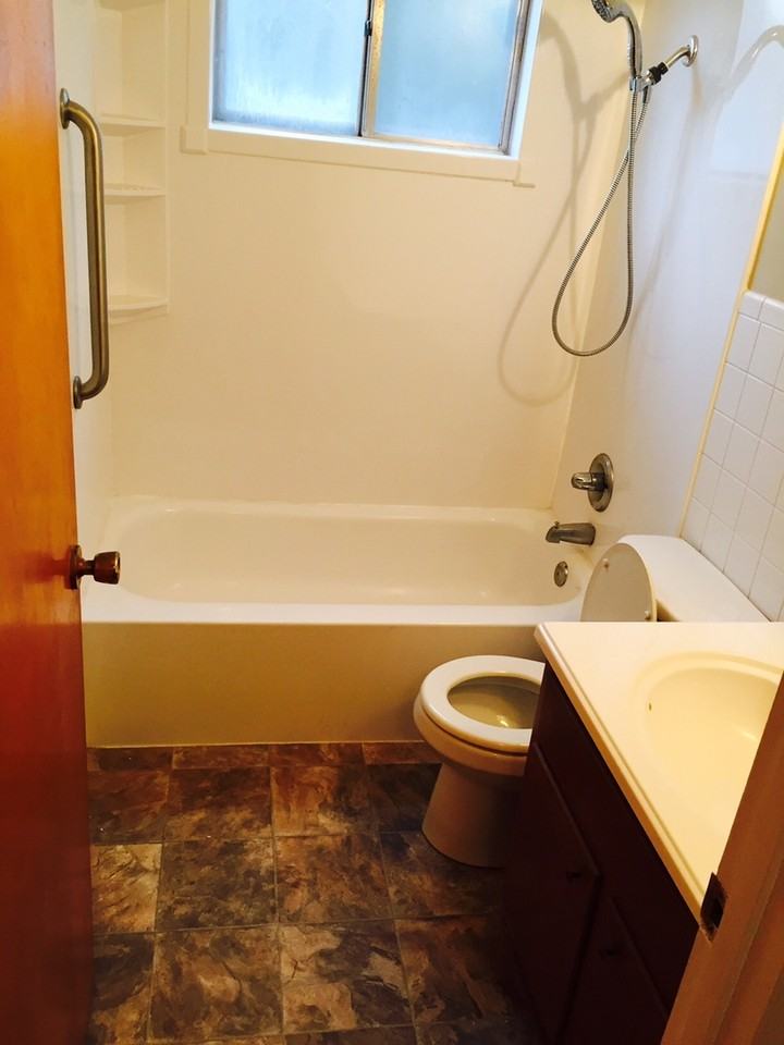 West Colonial Apartments - Photo 2 of 44