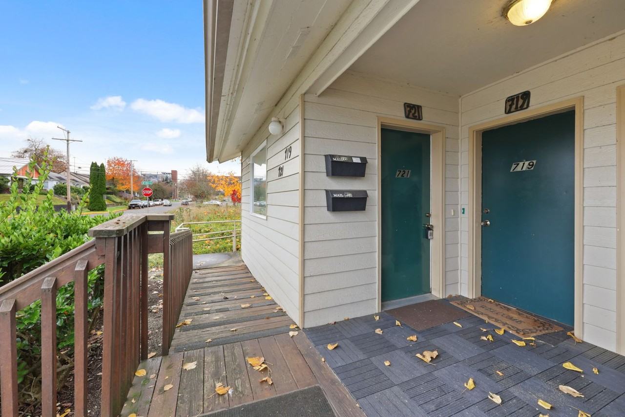 721 Adams St Se - Photo 4 of 21