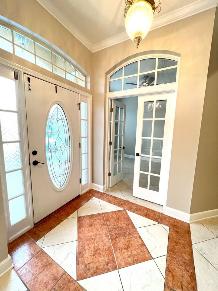 1707 Eagle Watch Dr - Photo 2 of 16