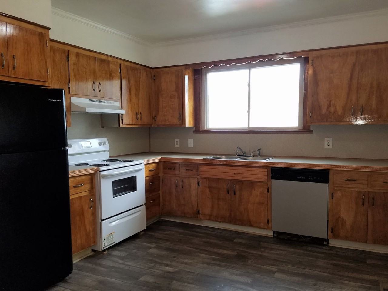 1202 Southern Ave - Photo 3 of 8