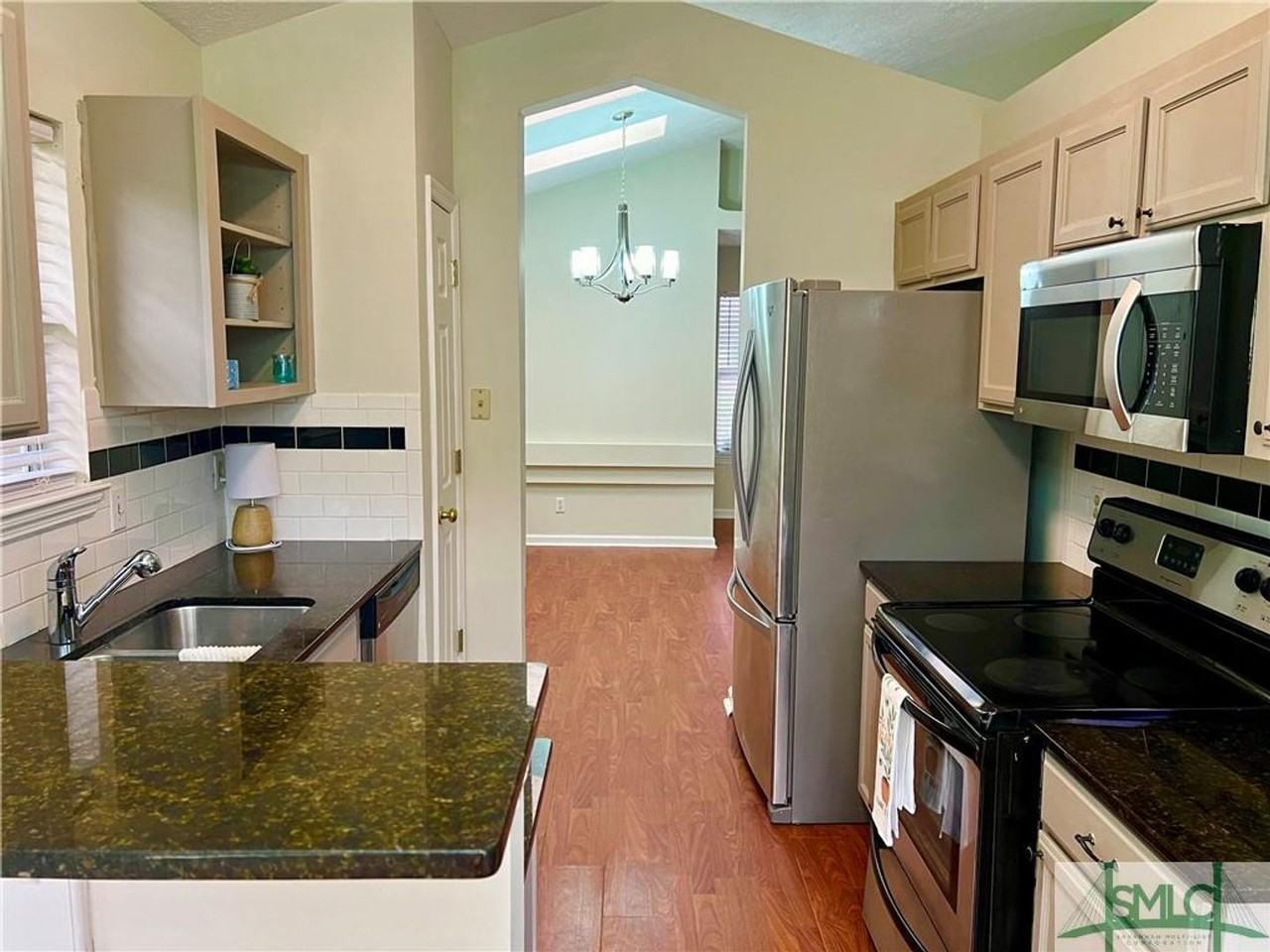 94 Woodcock Dr - Photo 5 of 28