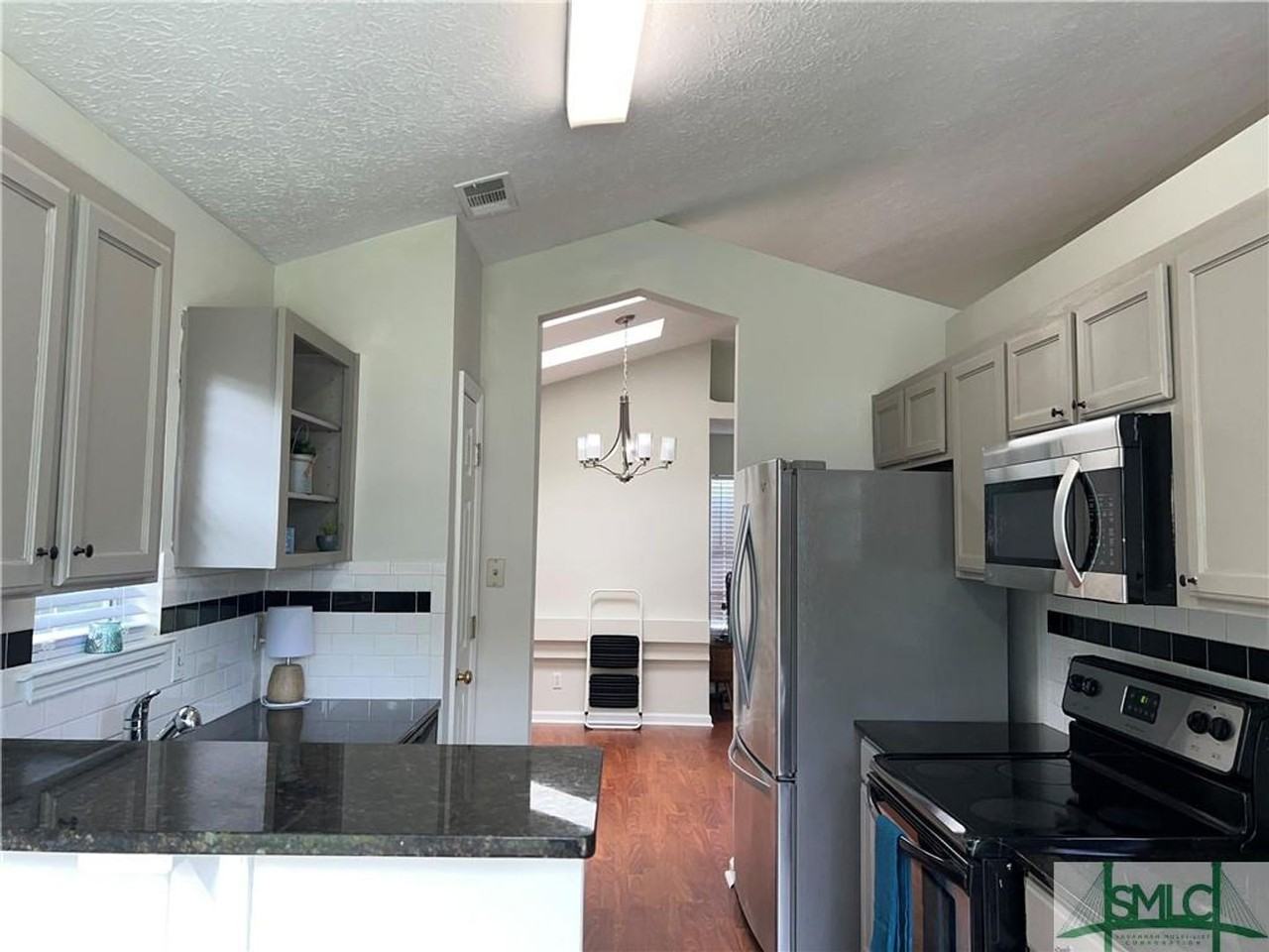 94 Woodcock Dr - Photo 7 of 28