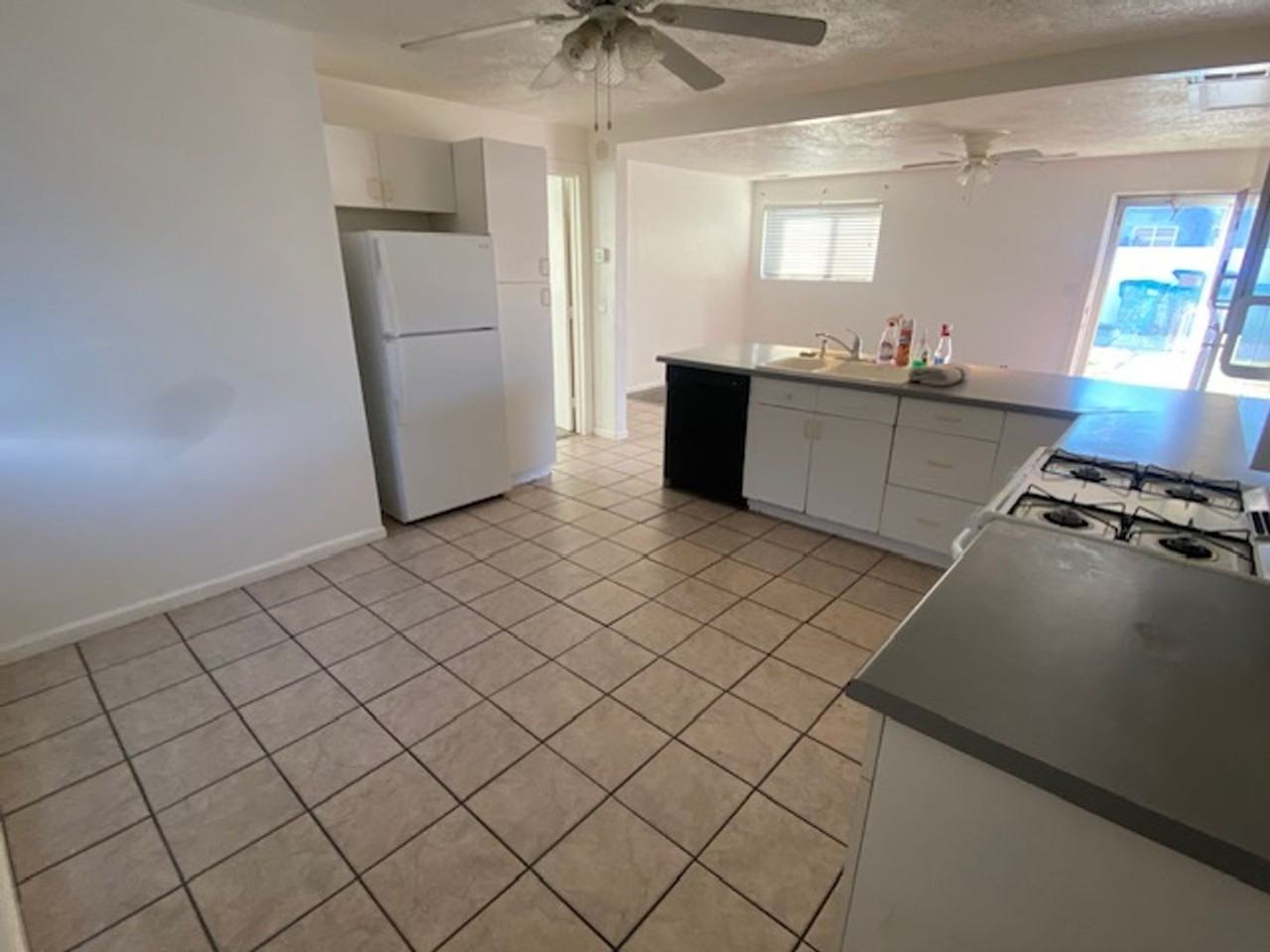 South Main Apartments - Photo 4 of 10