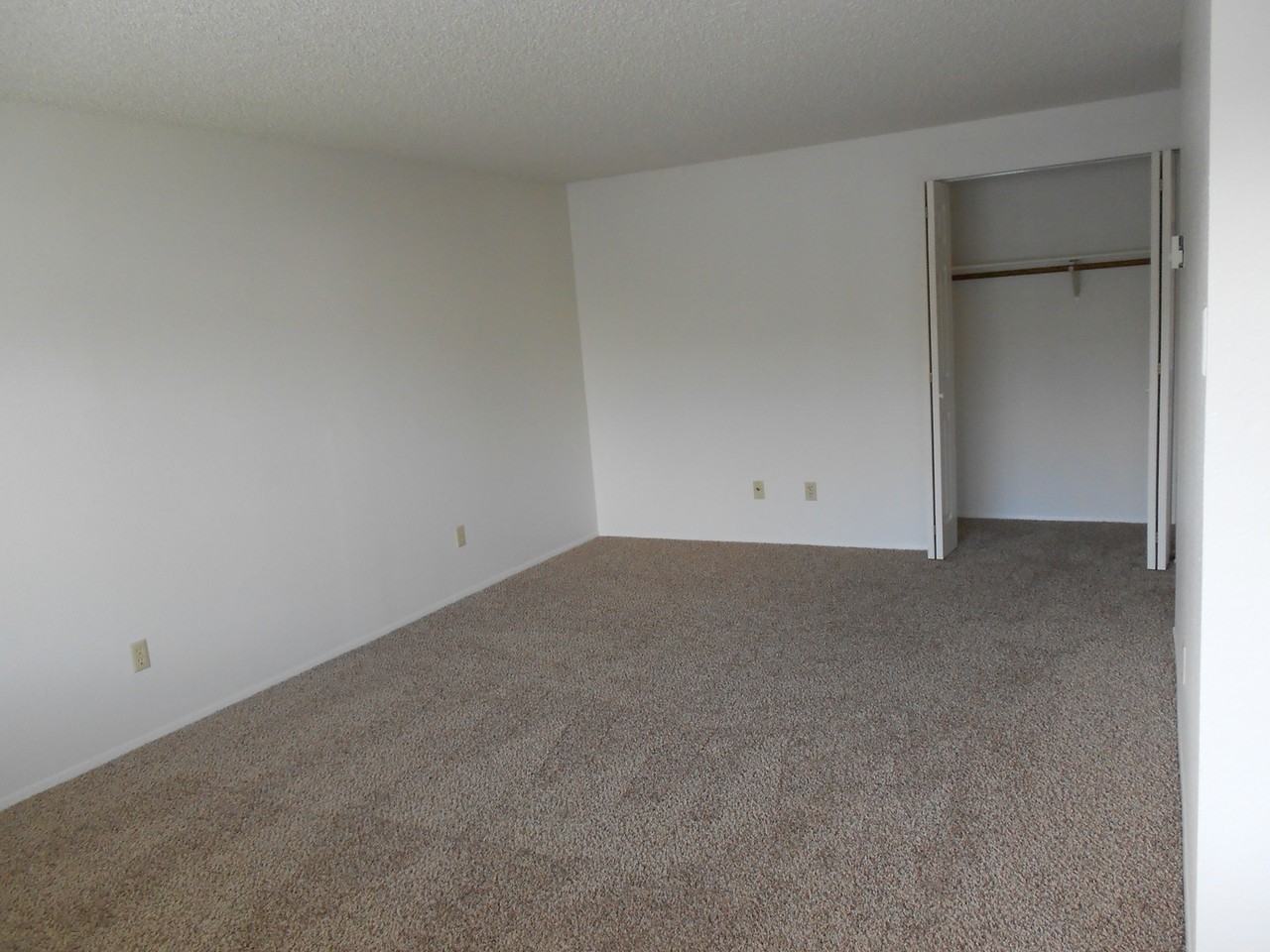 Southridge Apartments - 355 - Photo 4 of 15