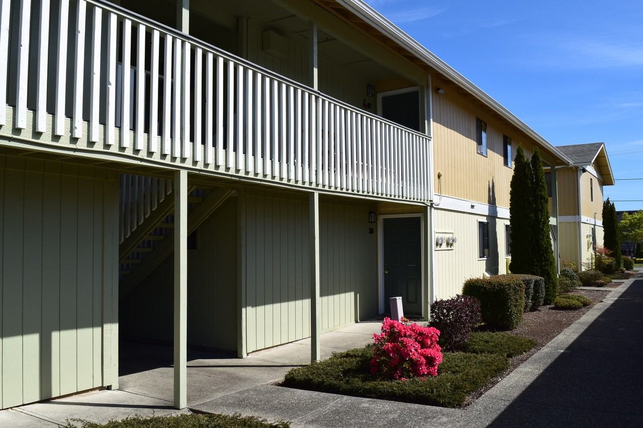 Southridge Apartments - 355 - Photo 3 of 11