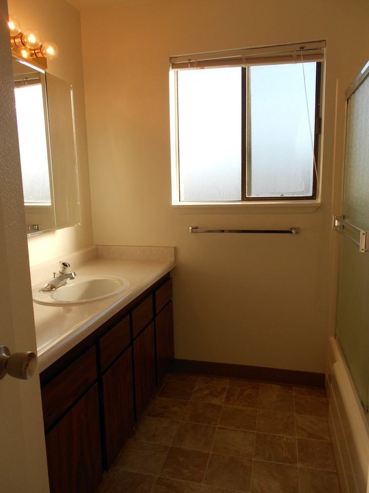 Southridge Apartments - 355 - Photo 6 of 11