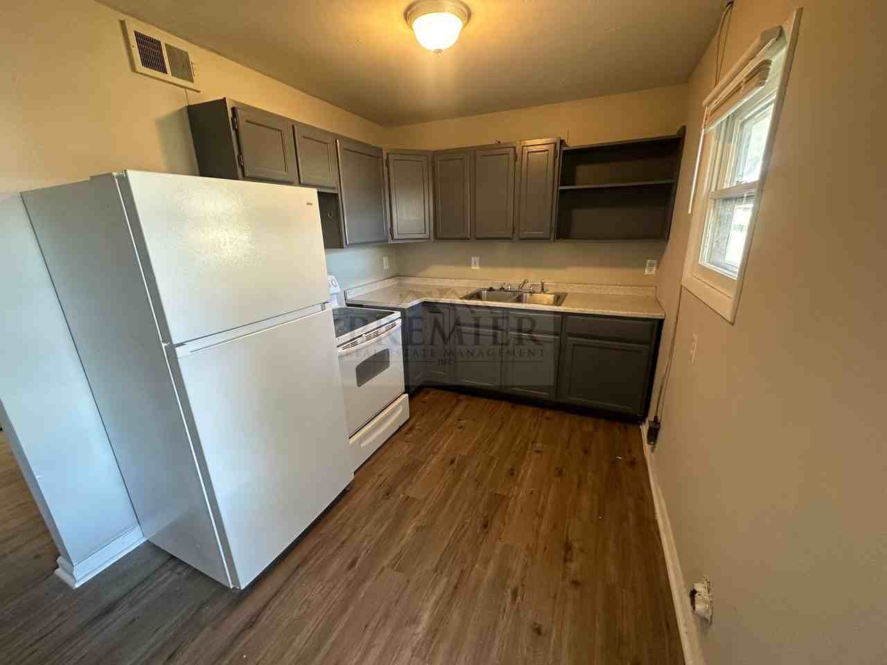 6111 E 153rd St #B - Photo 2 of 14