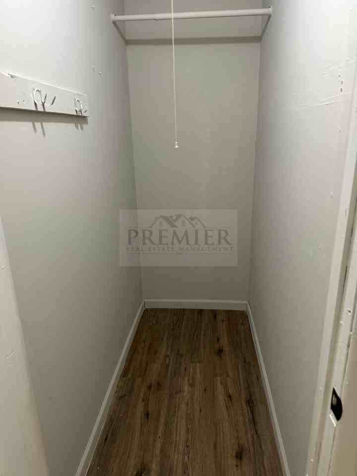 6111 E 153rd St #B - Photo 7 of 14