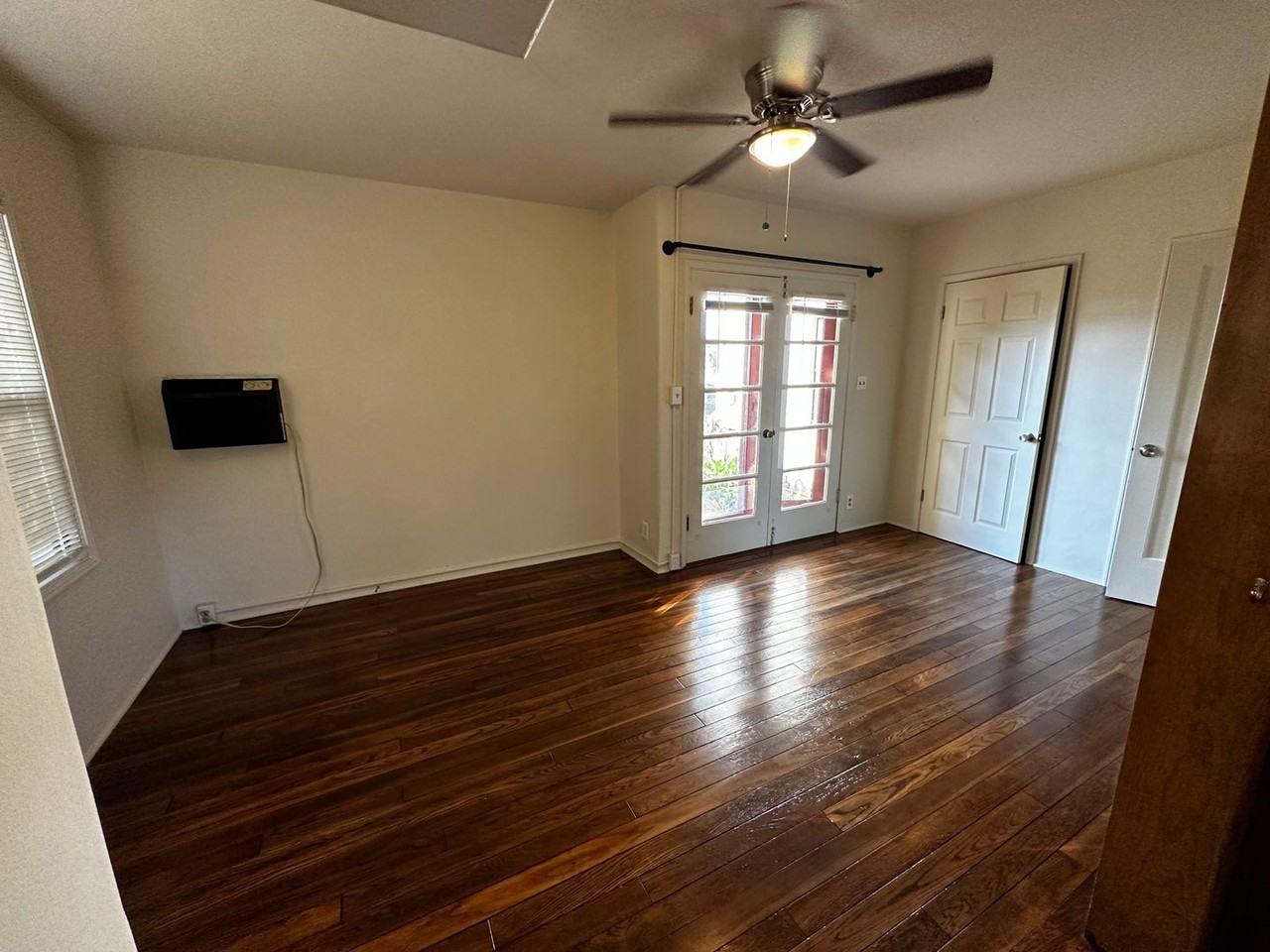 1208 Washington Ave - Photo 6 of 13