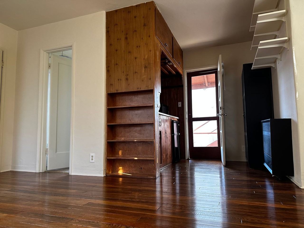 1208 Washington Ave - Photo 7 of 13