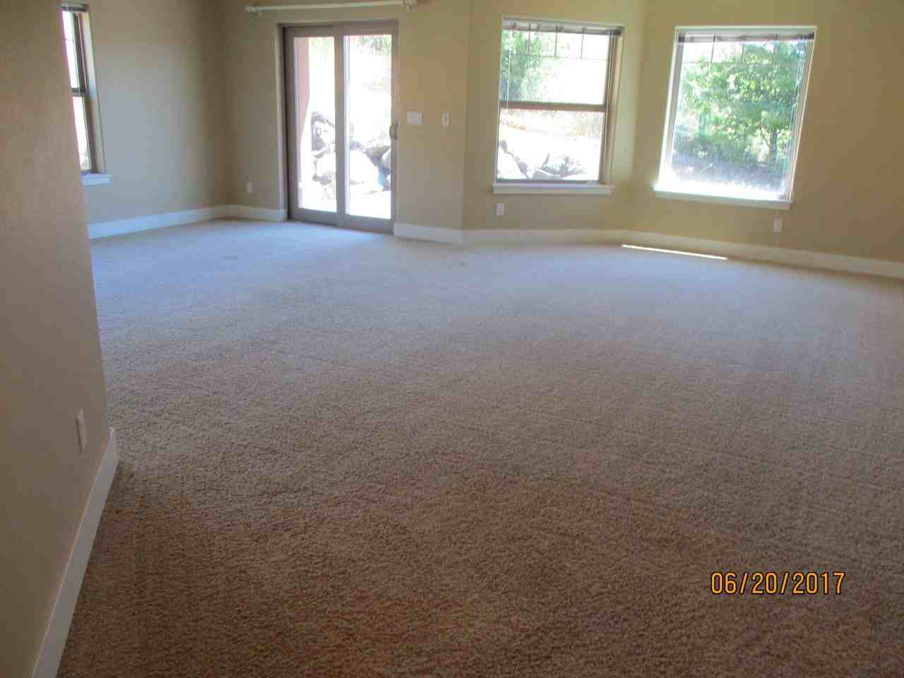 786 S Savoy Ct - Photo 2 of 14