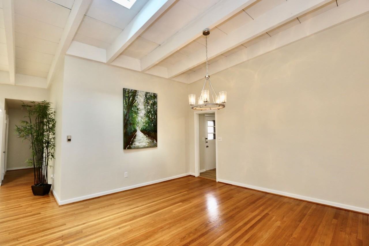 1217 Cloncurry Rd #1 - Photo 4 of 36