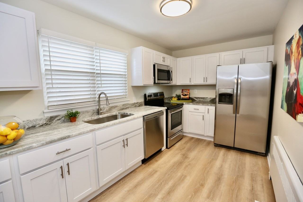 1217 Cloncurry Rd #1 - Photo 6 of 36