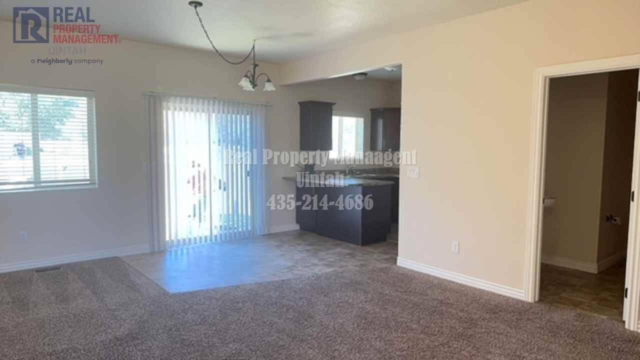 428 E Gray Fox Ln - Photo 3 of 24