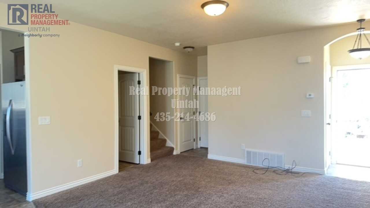 428 E Gray Fox Ln - Photo 6 of 24