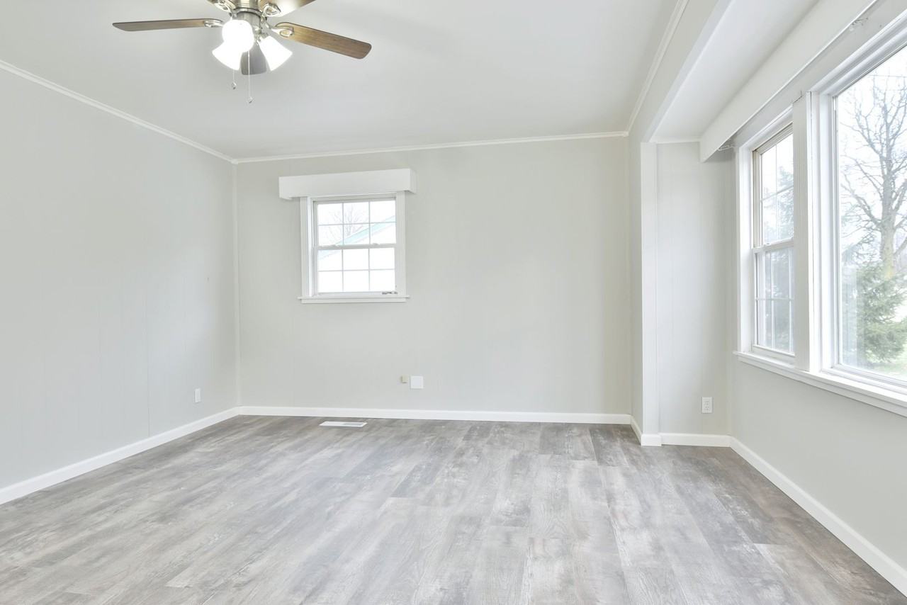 2344 Clearview Ave Nw - Photo 3 of 28