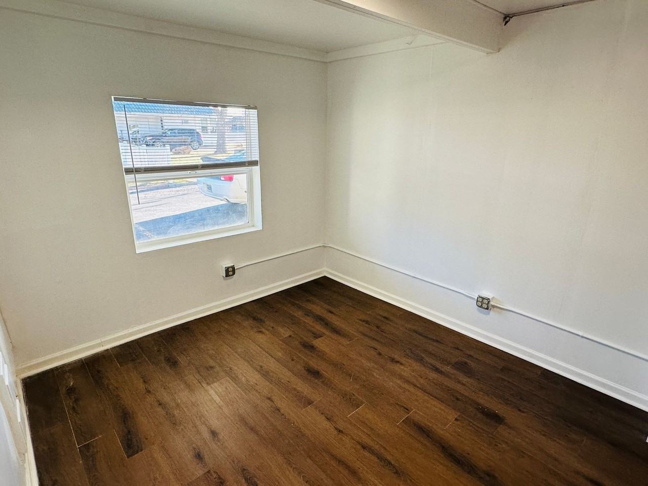 711 E Main St #11 - Photo 4 of 14