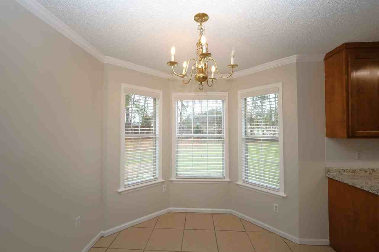 4007 Foxridge Ln - Photo 4 of 11