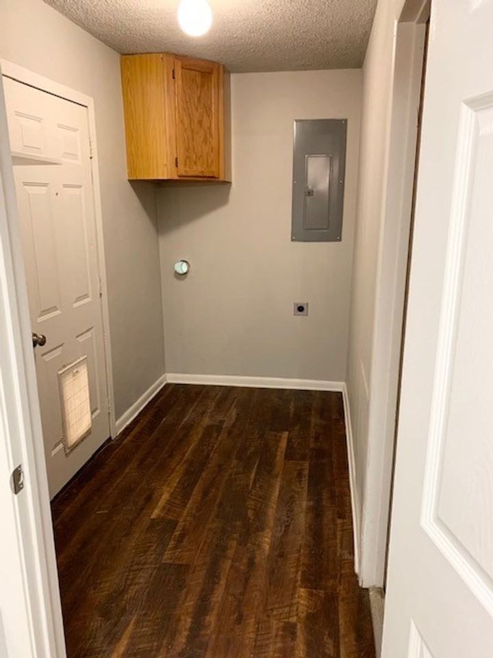 832 Southwest Southridge Drive - Photo 4 of 8