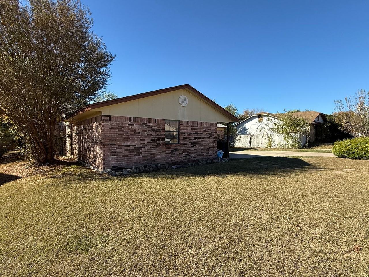 4508 Tanglewood Cir - Photo 2 of 23