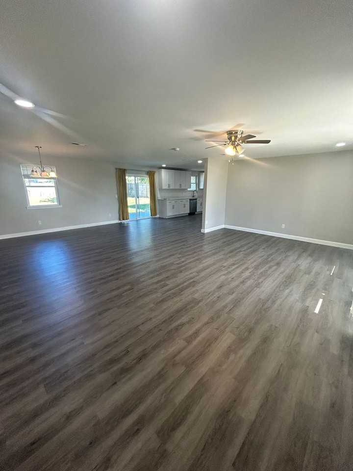 4109 Sue Ln - Photo 2 of 36