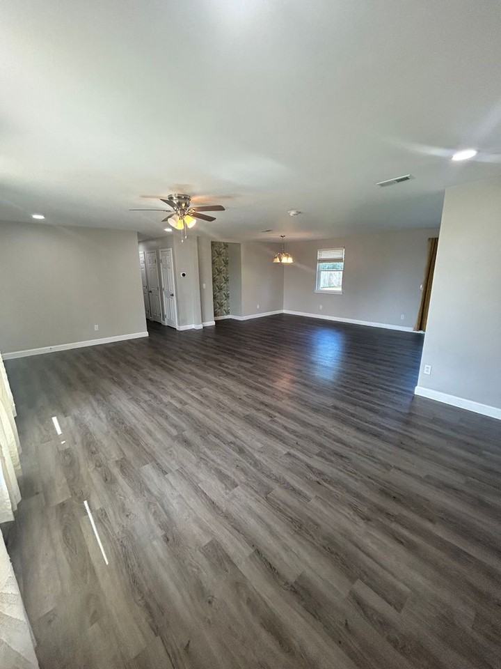 4109 Sue Ln - Photo 3 of 36