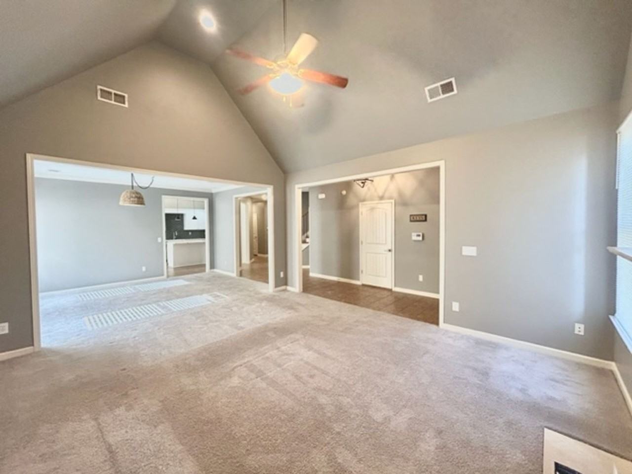 52 Maple Grove Blvd Sw - Photo 4 of 35