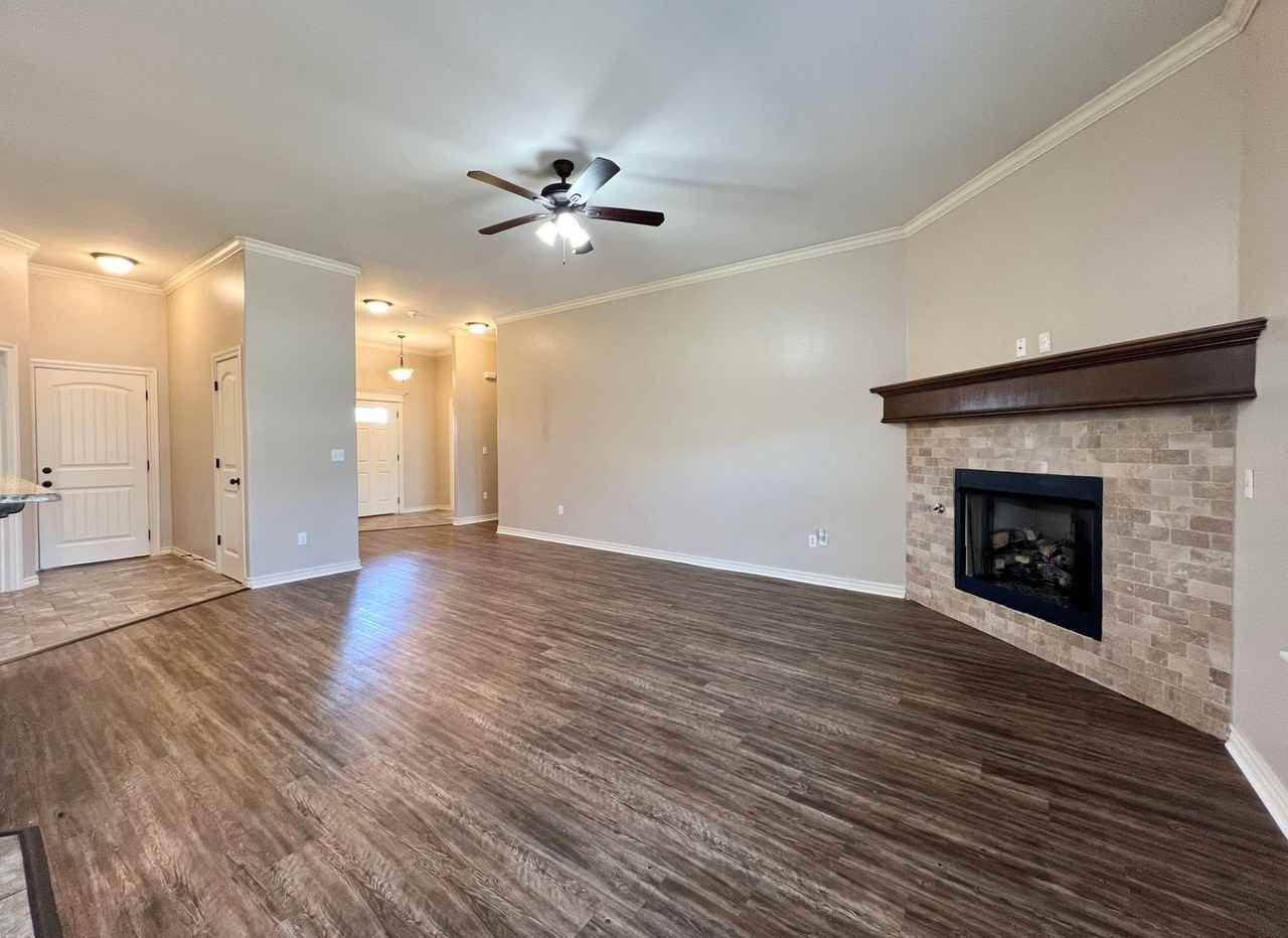 12613 Nw 5th St - Photo 3 of 25