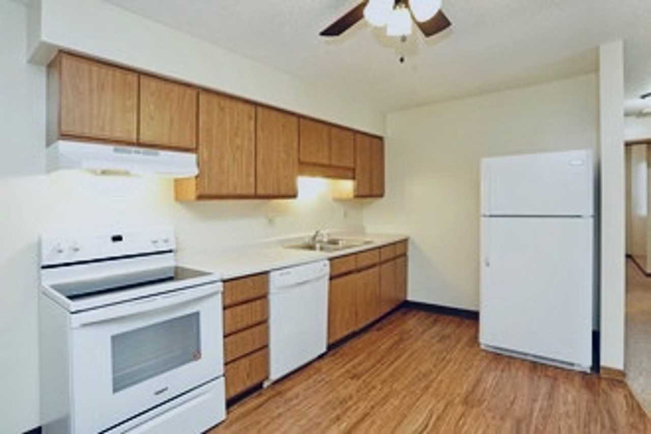 Ashworth Apartments - Photo 4 of 23