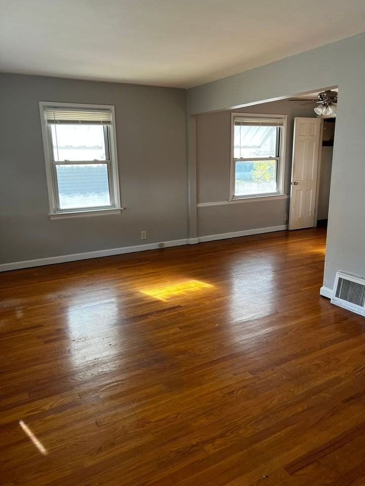 10131 Newbold Dr - Photo 4 of 7