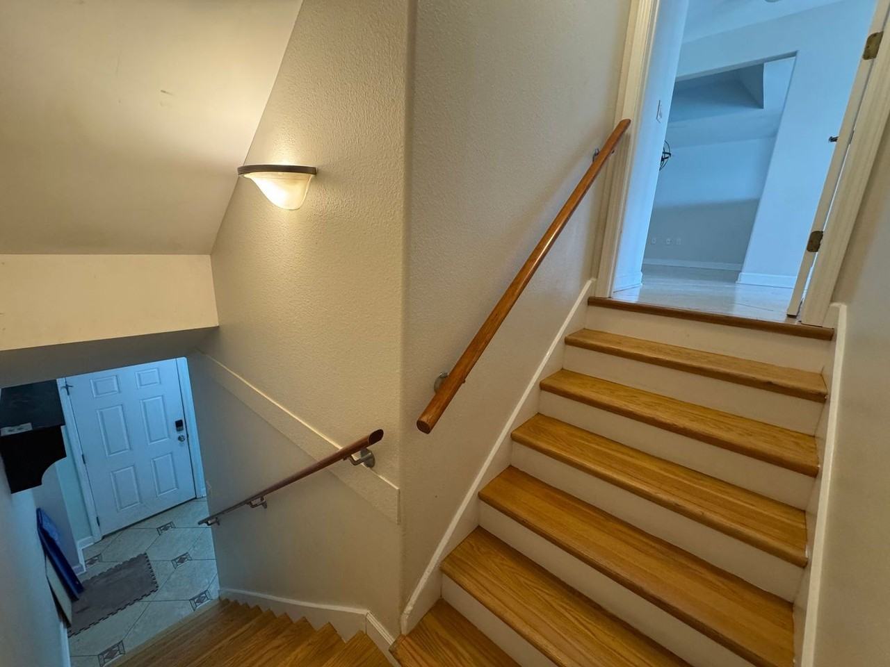 884 Sound Harbor Cir - Photo 4 of 36