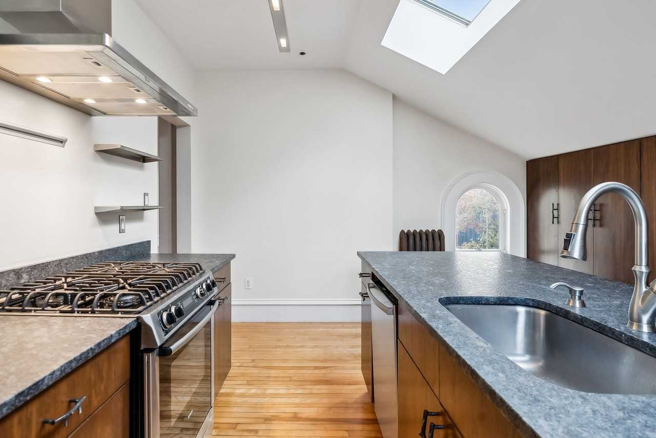 67 Quebec St - Photo 3 of 25