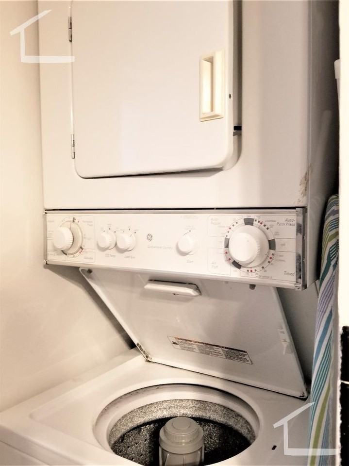 24 Saint Cyprians Pl - Photo 2 of 7