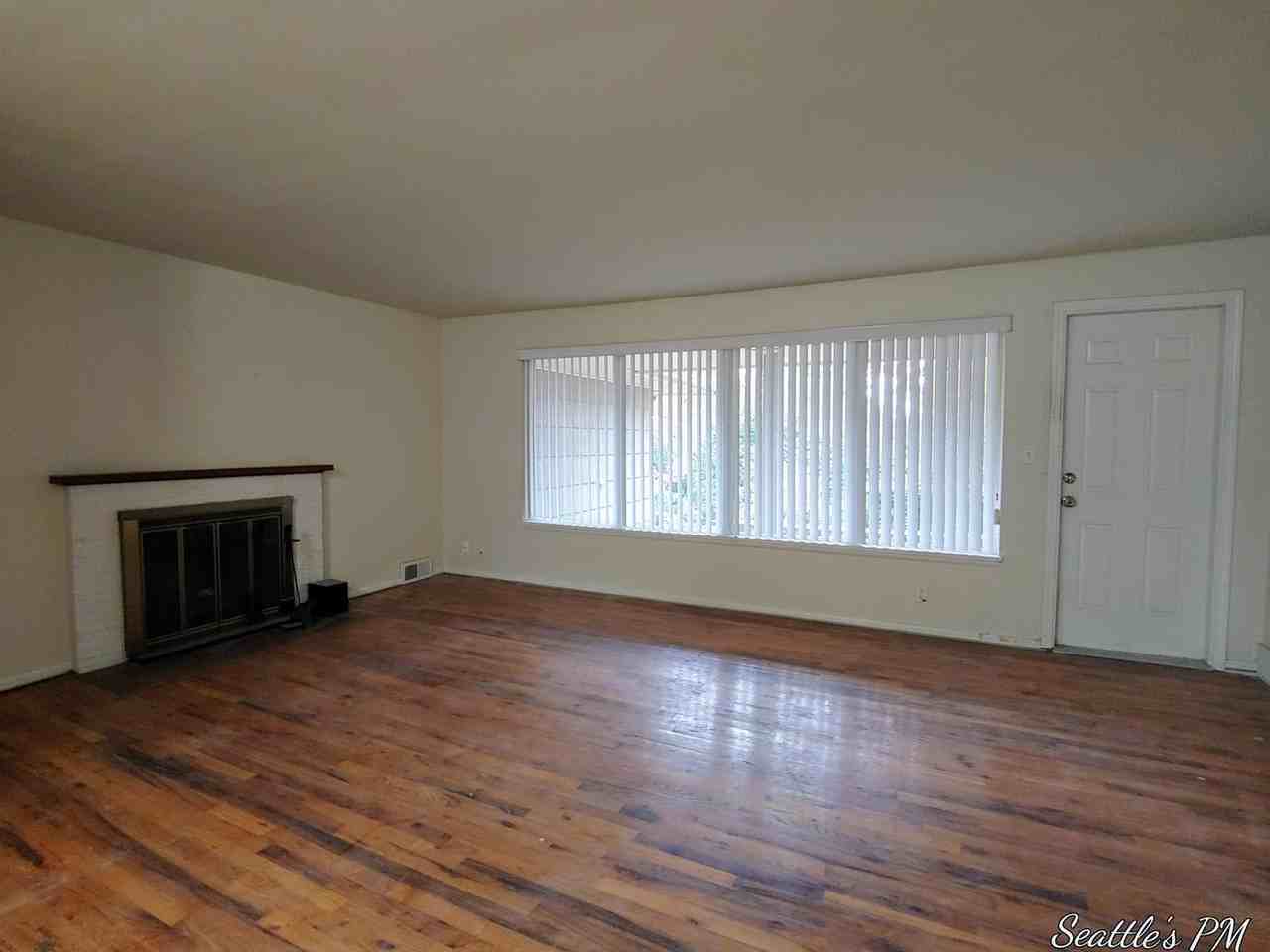 14015 37th Ave Ne - Photo 3 of 17