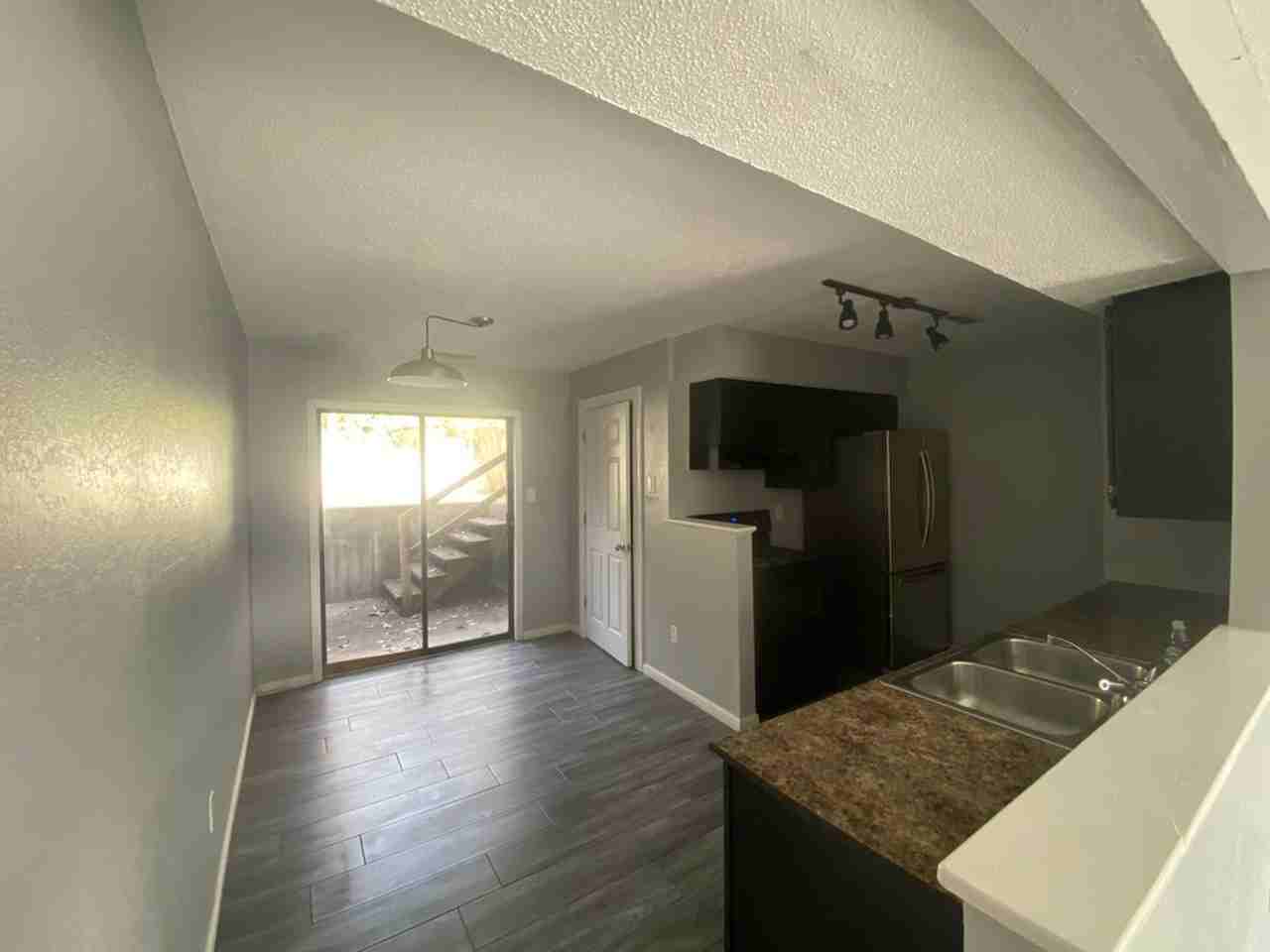 4163 W Bethany Dr - Photo 4 of 9