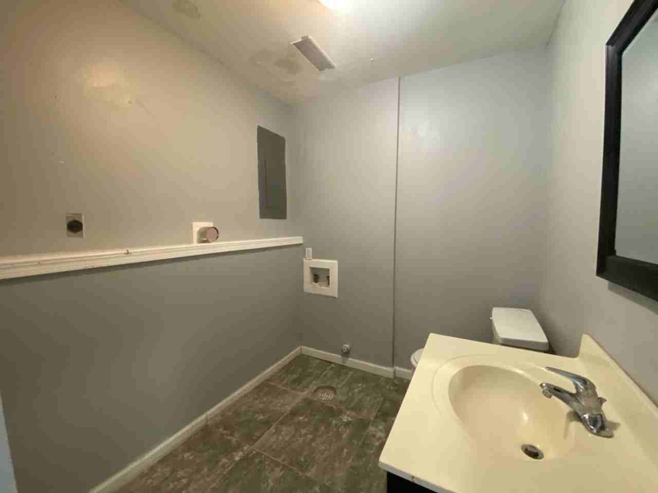 4163 W Bethany Dr - Photo 7 of 9
