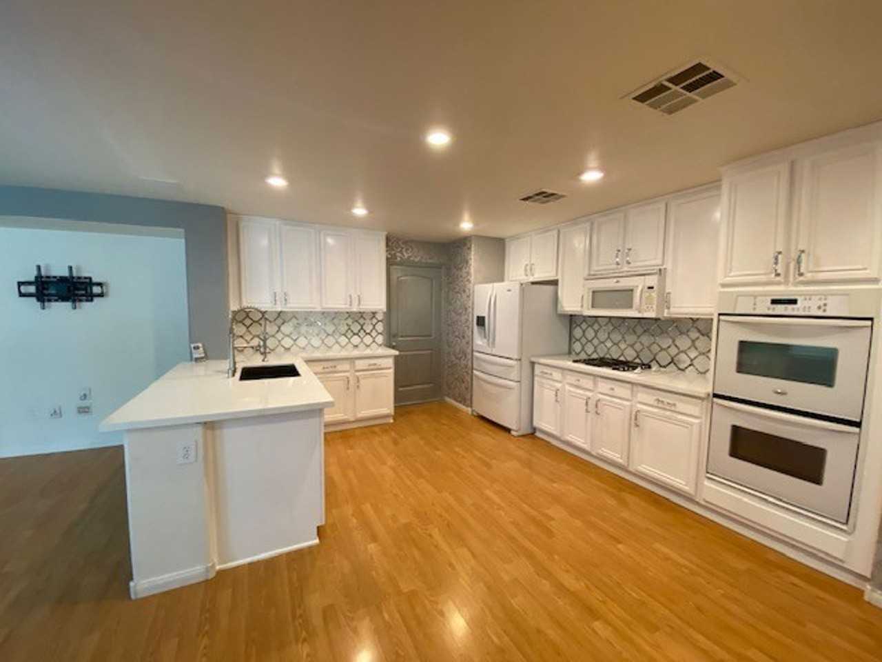 321 Copper Pine Ave - Photo 2 of 26