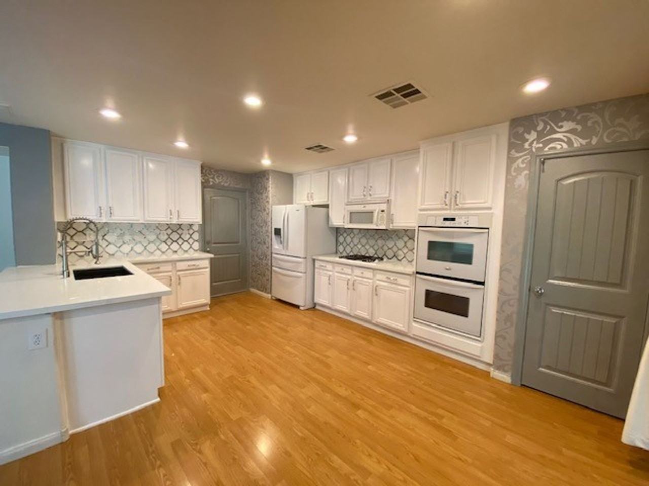 321 Copper Pine Ave - Photo 5 of 26