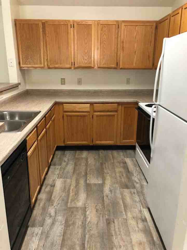 Hollow Creek IV Apartments - Photo 2 of 33