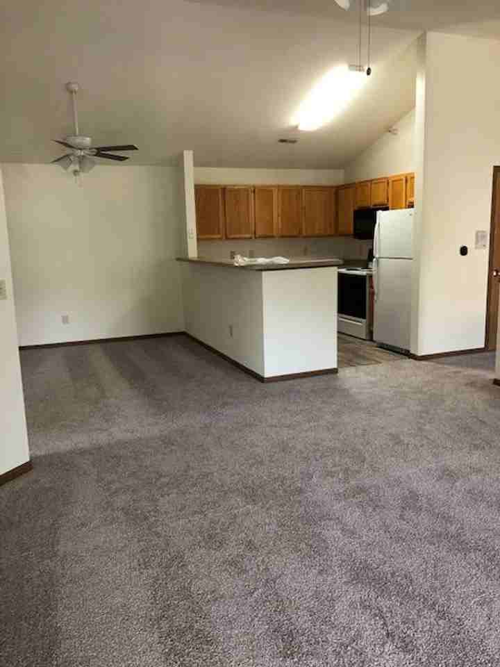 Hollow Creek IV Apartments - Photo 3 of 33