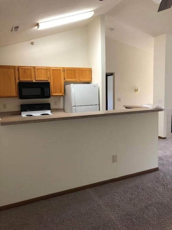 Hollow Creek IV Apartments - Photo 5 of 33