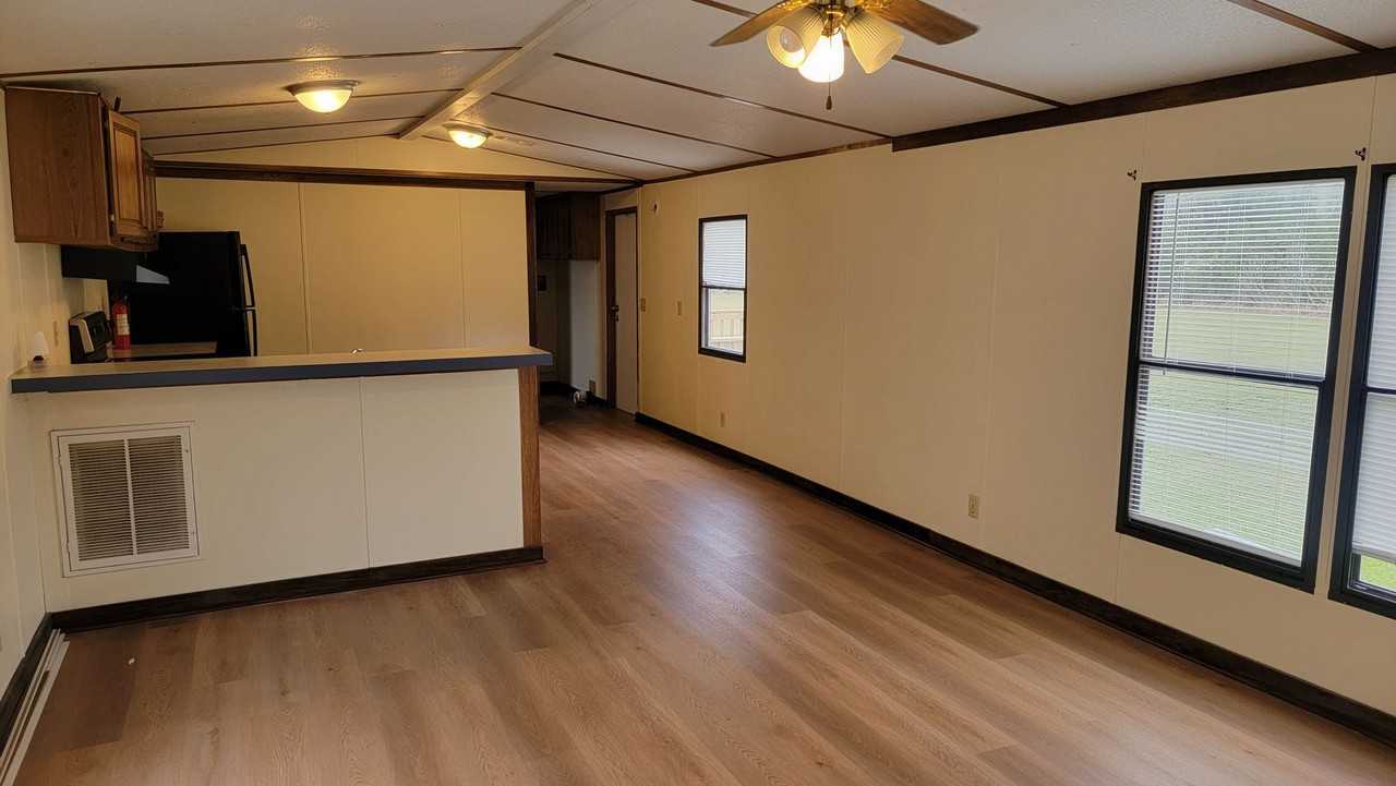 2201 Se 126th Way - Photo 3 of 10