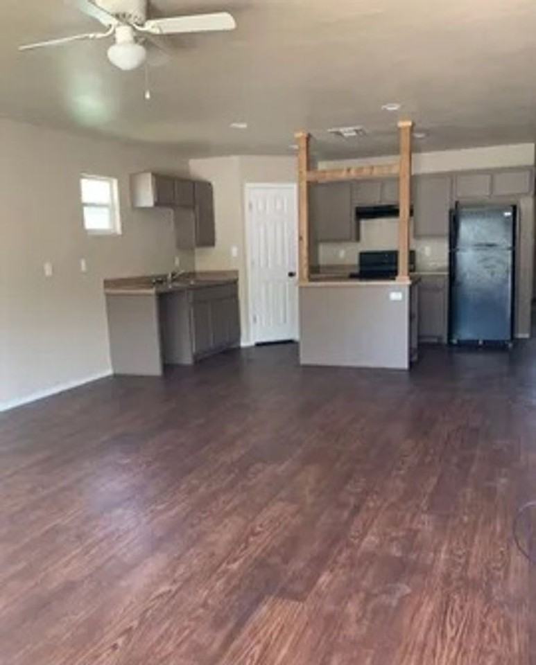 717 East Tulane Street - Photo 3 of 10